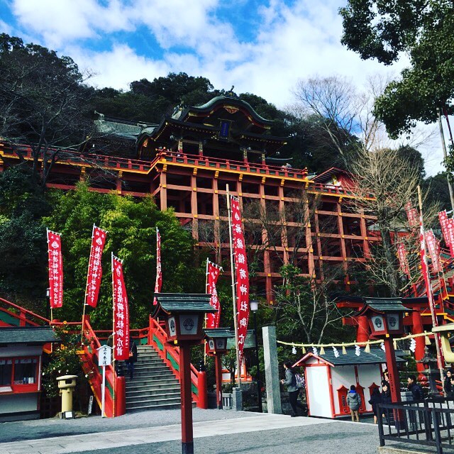 シャア専用清水寺(≧ω≦).日本三大稲荷の1つ祐徳稲荷神社に行って来ました♪年間300万人の参詣者が訪れるそうです〜(^-^).いや、マジで、赤い清水寺…のイメージでしたよ〜(人 •͈ᴗ•͈)(笑)#佐賀県 #祐徳稲荷神社 #シャア専用清水寺 #佐賀県鹿島市 #日本三大稲荷